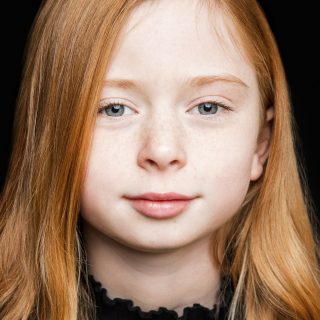 Yesss ik heb de daithpiercing! Ik moet het afkloppen want ik heb tot nu toe nog geen hoofdpijn gehad! 🥳 Ik ben ook met mijn ad(h)d medicatie gestopt, omdat ik denk dat dit de grootste oorzaak was van de migraine. Ik merk al zoveel verschil!! Dus ik kan er weer helmaal tegenaan, super fijn! 🥰 

Binnenkort maak ik de datum van de portretdag op zaterdag bekend. De mensen die zich op mijn website hebben ingeschreven krijgen dit als eerste te horen!!🤩

Foto: Jolie 😍 @femkevaneyk 

#portretfotografie #kindportret #kindportretfotografie #portretfotograaf #shootdag #zaterdag #daithpiercing #studiofotografie #portraits #fotograafveldhoven #fotograafeindhoven #veldhoven