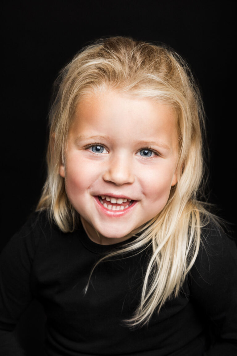 Blond meisje tijdens portretdag